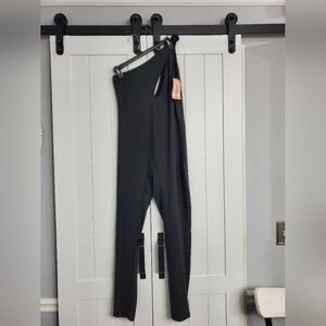 SHESEEWORLD Women's Sexy Cutout  One Shoulder Jumpsuit in Black. NEW!